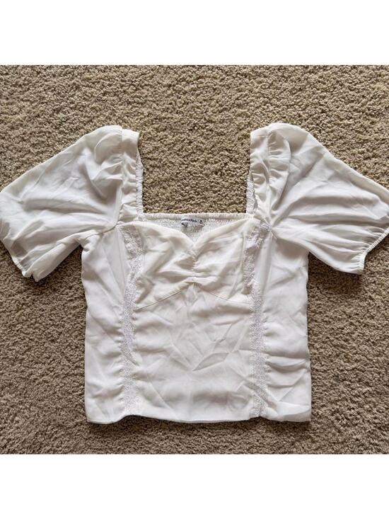 Abercrombie & Fitch Tops - Abercrombie fitch white crop medium